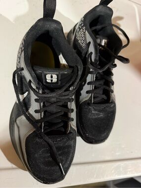 Nike Kids Black and Gray Sneakers